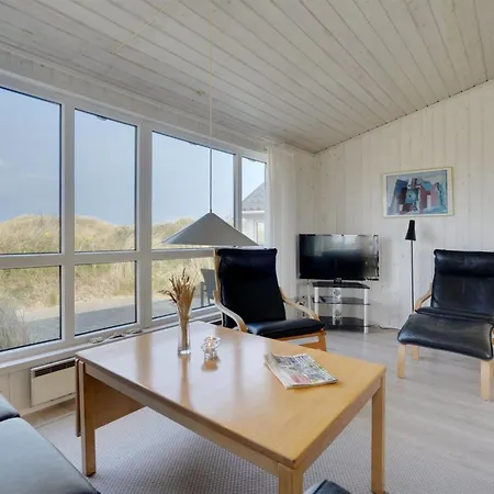 Nyssa - 350m From The Sea By Interhome