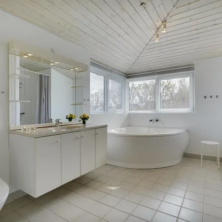 Nyssa - 350m From The Sea By Interhome Feriehus Lakolk