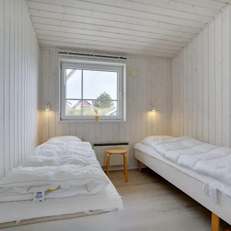 Semesterbostad Nyssa - 350m From The Sea By Interhome